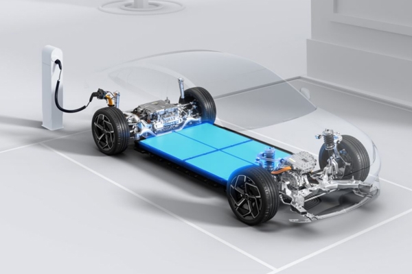 新能源車品牌8月戰(zhàn)報(bào)亮相  預(yù)計(jì)今年市場(chǎng)銷量900萬輛左右