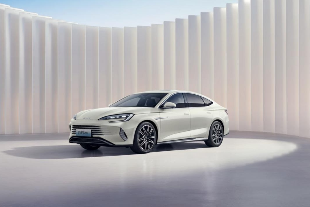 比亞迪海豹DM-i上市價16.68萬元起!還看合資中型車嗎?