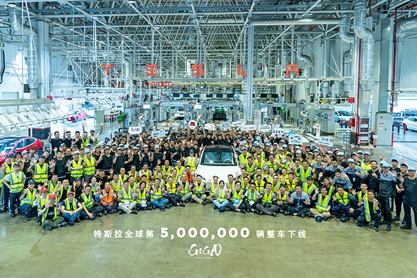 繼第200萬(wàn)輛中國(guó)制造后 特斯拉全球第500萬(wàn)輛整車(chē)又在上海下線