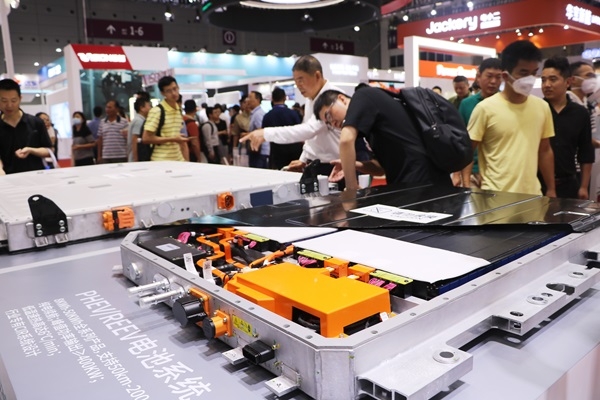 插混車塞進大電池，更像“純電車”的混動車是未來風口？