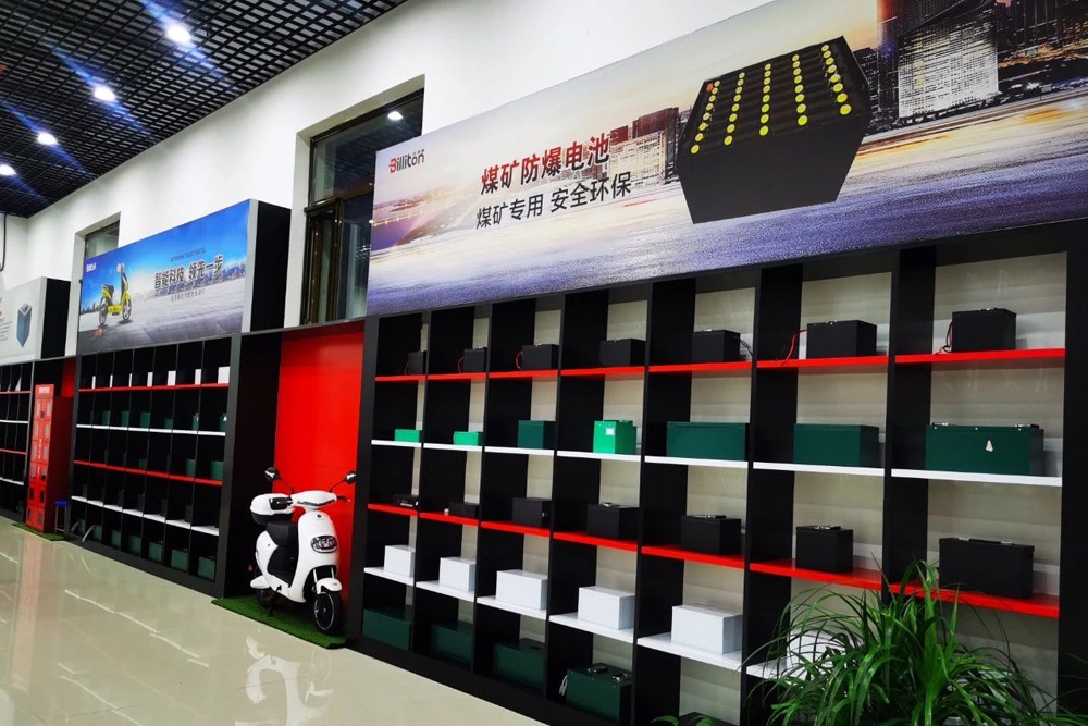 一批磷酸鐵鋰電池被召回：因原材料問題致使電池組短路保護(hù)失效