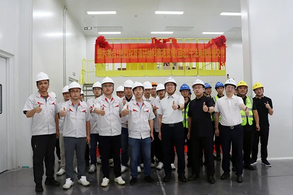 國內首臺!清研納科高速寬幅固態干法電極設備完成交付