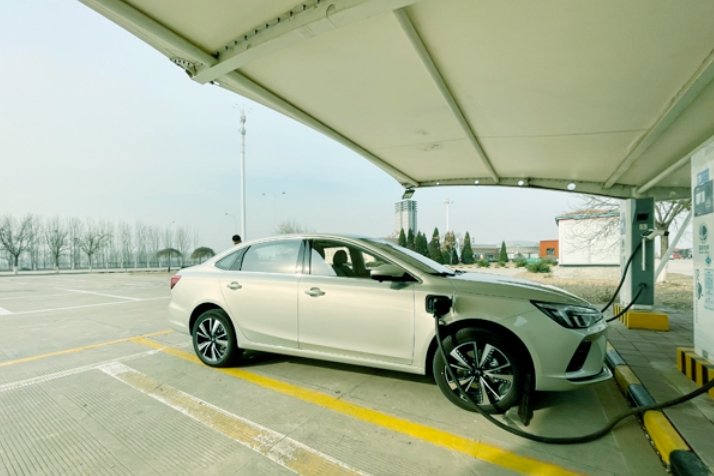 截至9月中國(guó)公共充電設(shè)施增至447.6萬(wàn)個(gè) 換電站保有量4994座