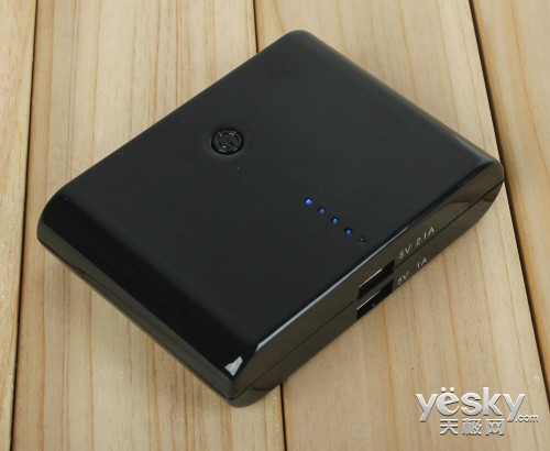 12000mAh 淘寶購價：128元