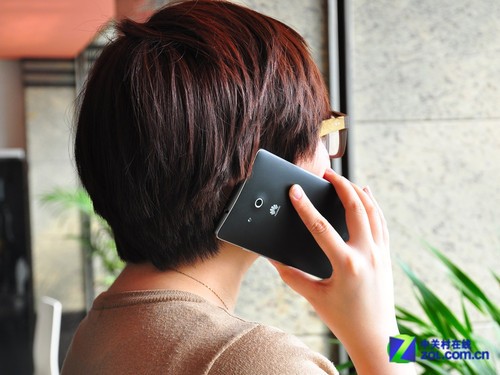 6.1英寸最大屏手機 四核華為Mate首測 