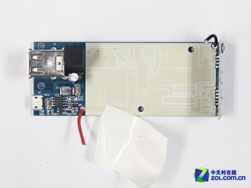 電芯和電路板之間帶有絕緣保護以及強力雙面固定膠