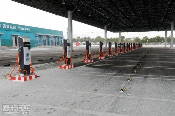 寶馬i3搶占新領域 豪華電動車市場分析