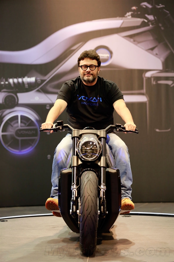 百公里3.4秒！史上最強電動摩托霸氣亮相