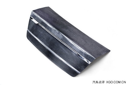 電池夾在車(chē)門(mén)中 沃爾沃新電池技術(shù)發(fā)布