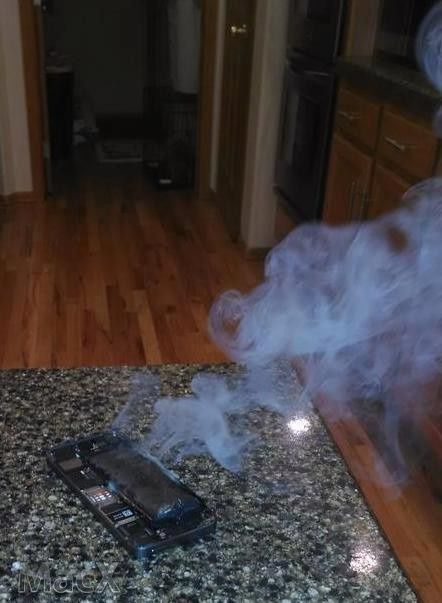 蘋果：iPhone5s電池冒煙爆炸是誰惹得禍？