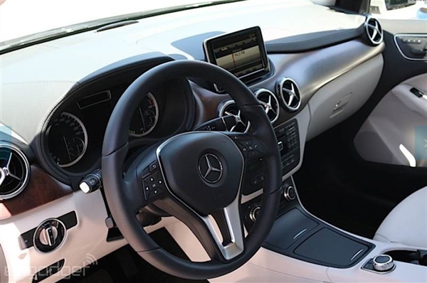 特斯拉技術助力奔馳首款民用級電動車