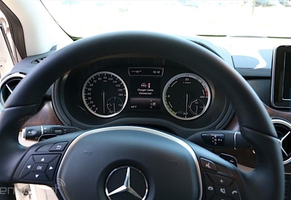 特斯拉技術助力奔馳首款民用級電動車