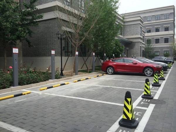 特斯拉中國總部長什么樣？總部都在干什么？