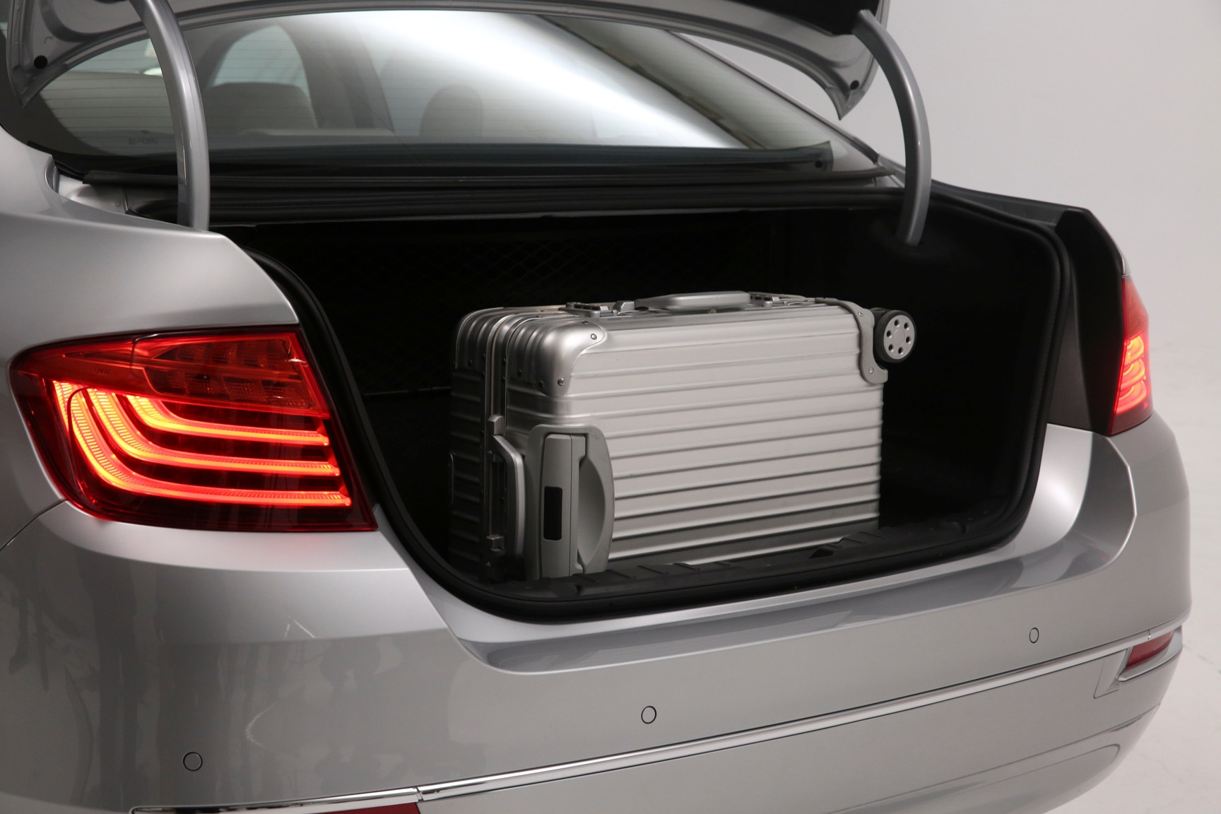 寶馬530Le插電式混合動(dòng)力車 15日晚將上市