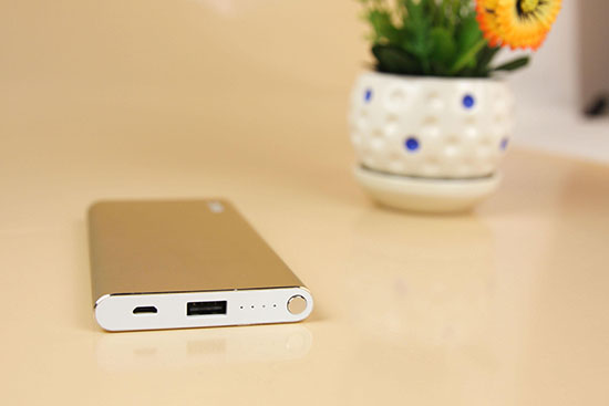 用了又用iPhone專用充電寶 電小二鋒6新品評測 用了又用iPhone專用充電寶 電小二鋒6新品評測