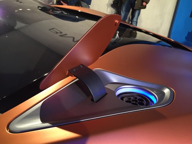 定制個(gè)性化移動(dòng)互聯(lián) 實(shí)拍寶馬i8 spyder