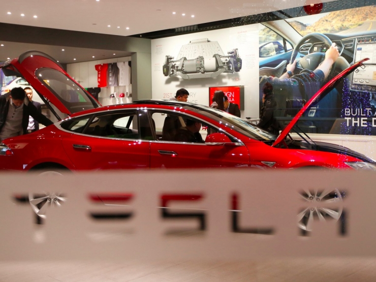 為了實現盈利,特斯拉在2016年還要“燒”15億美元 為了實現盈利,特斯拉在2016年還要“燒”15億美元