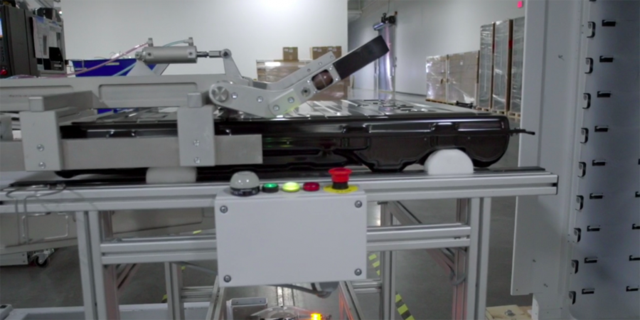 大家來(lái)看 特斯拉Gigafactory內(nèi)部圖曝光