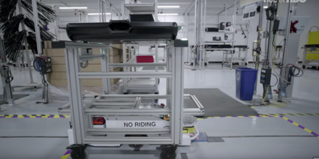 大家來(lái)看 特斯拉Gigafactory內(nèi)部圖曝光