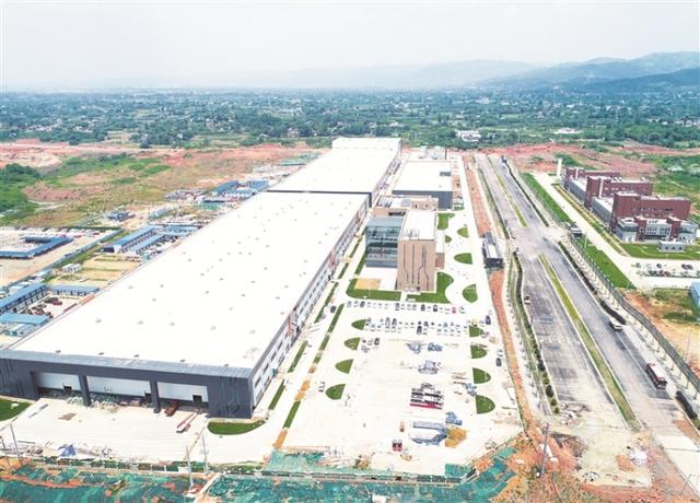 位于成都歐洲產業城的華鼎國聯動力電池產業化基地 位于成都歐洲產業城的華鼎國聯動力電池產業化基地