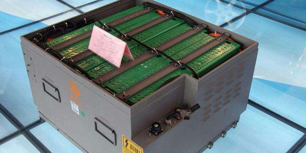 固態(tài)電池“中場戰(zhàn)事”：豐田向左，大眾向右？