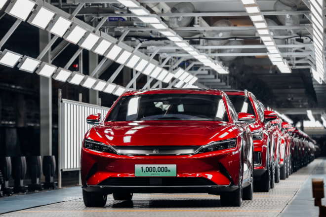 我國現存汽車制造相關企業33.3萬家 82個城市汽車保有量超百萬