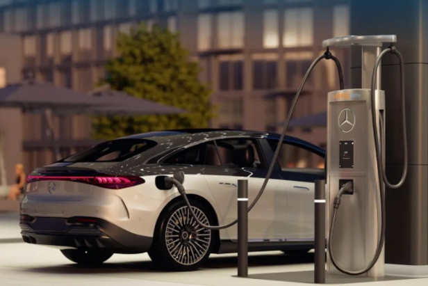 奔馳2022年營業額超1500億歐元 純電動乘用車銷售14.9萬輛