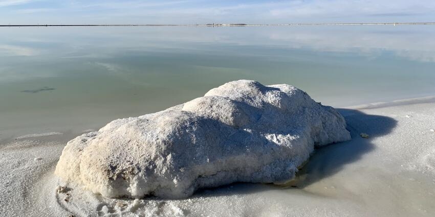動力電池庫存高企!碳酸鋰價格腰斬!冶煉廠開始停產(chǎn)保價?