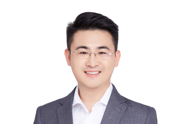 遠東電池蔣承志：祝愿同行們龍行龘龘，前程似錦！