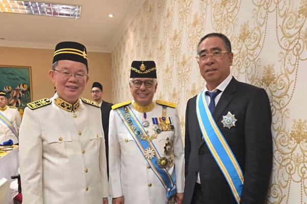 促進國際合作!星源材質董事長陳秀峰獲授馬來西亞拿督勛銜