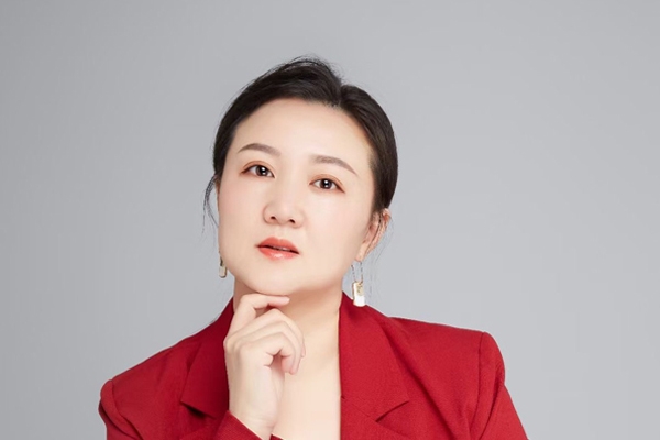 奧普特范西西：祝愿大家在新的一年辛盤獻(xiàn)瑞，巳歲生財(cái)！