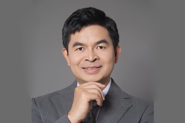 逐夢商海十八載，鄒偉華：以匠心鑄就鋰電池充電器傳奇！