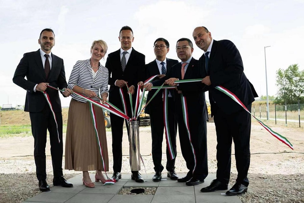 比亞迪在匈牙利科馬羅姆為其電動大巴和卡車工廠擴建項目舉行奠基儀式