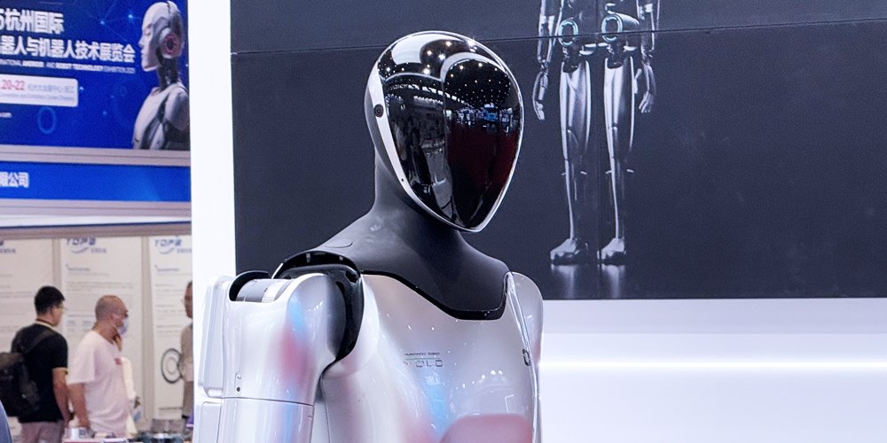 億元級訂單砸下!機器人自換電池?固態電池“潑天富貴”降臨?