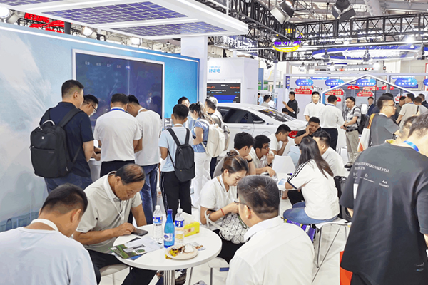 補能新突破 特來電高低壓一體化群充電系統亮相北京充換電展