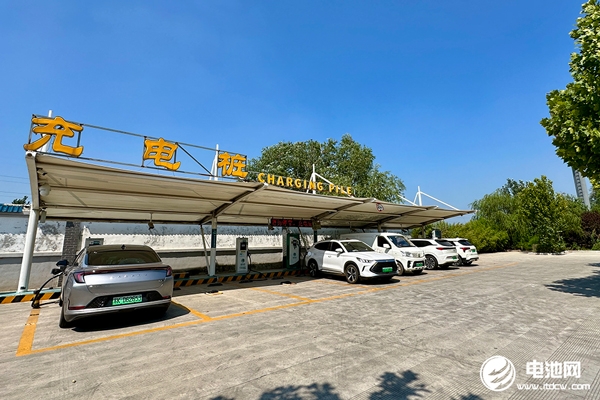 我國電動(dòng)汽車充電基礎(chǔ)設(shè)施（槍）總數(shù)達(dá)1734.8萬個(gè)