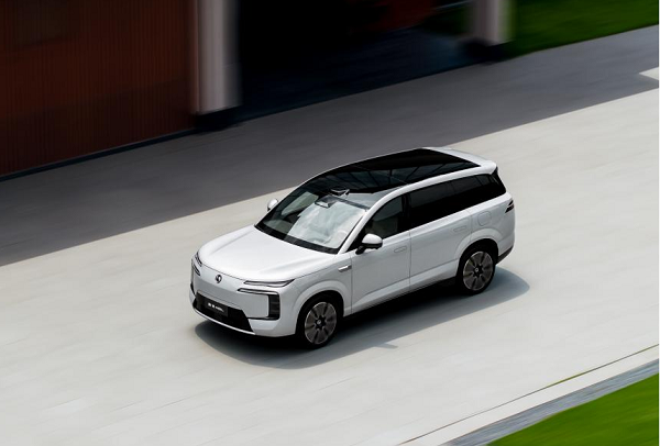 重塑大六座SUV市場新格局 騰勢N8L以31.98萬起正式開啟預售 重塑大六座SUV市場新格局 騰勢N8L以31.98萬起正式開啟預售