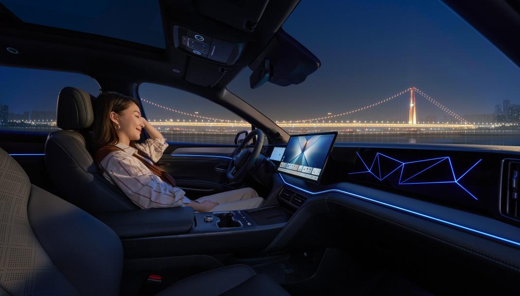 9.98萬起,2026款宋L DM-i上市,純電續航200km,標配云輦C! 9.98萬起,2026款宋L DM-i上市,純電續航200km,標配云輦C!