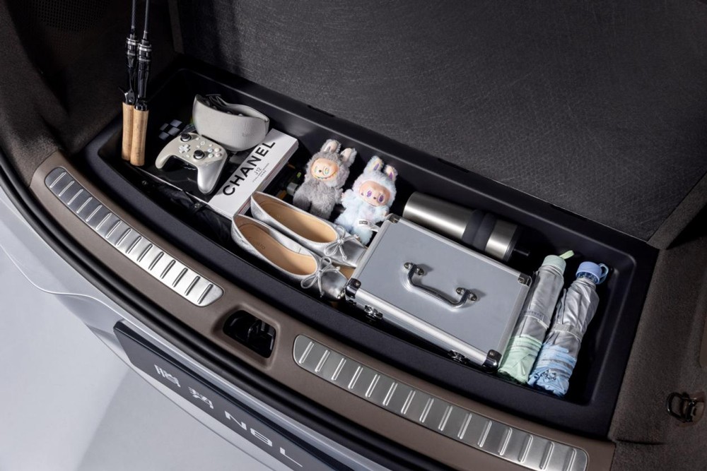 騰勢(shì)N8L正式上市