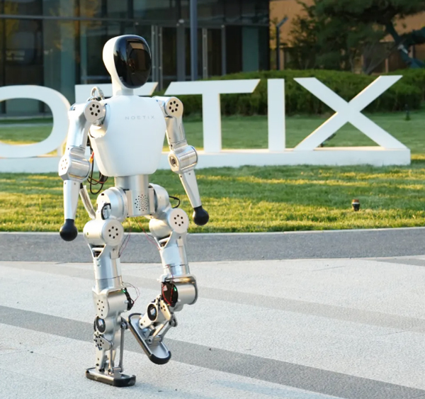 圖片來源:松延動力 圖片來源:松延動力