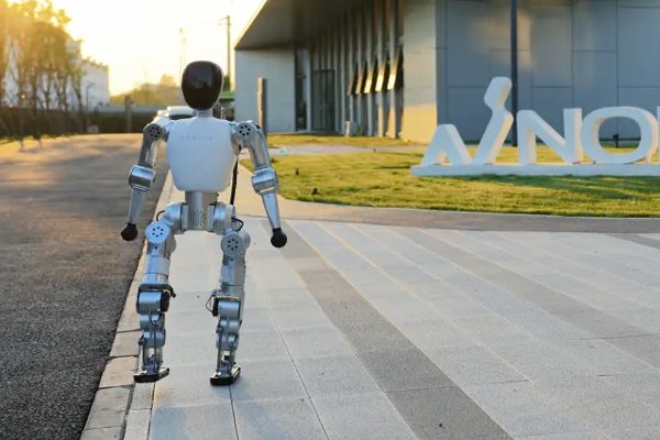 近5億！人形機(jī)器人公司松延動(dòng)力一月內(nèi)完成兩輪融資