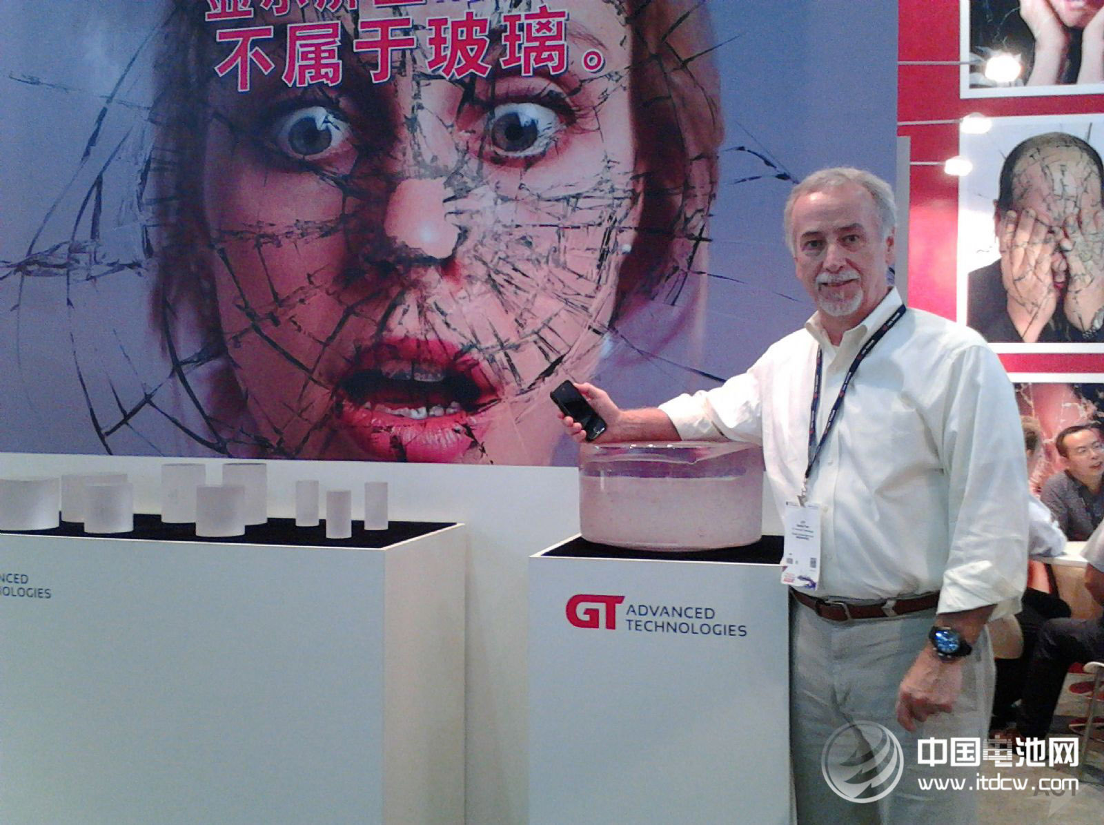 iPhone 6將在藍寶石屏幕中整合太陽能電池