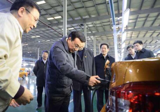 李克強考察電動汽車研發:向污染宣戰! 李克強考察電動汽車研發:向污染宣戰!