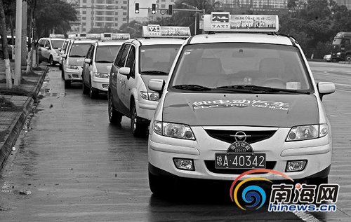 海口純電動的士跑得累 電池充滿只能跑100公里