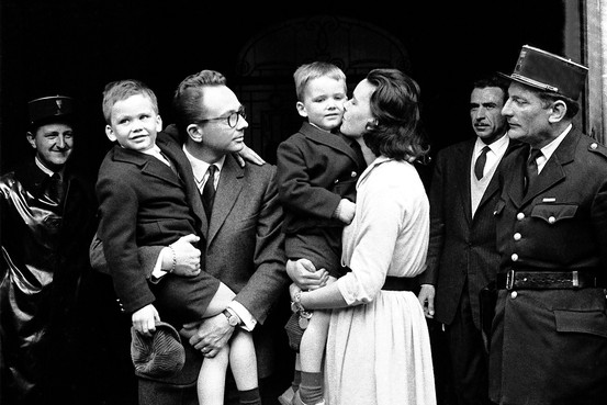 東風(fēng)11億美元收購(gòu)法國(guó)標(biāo)致雪鐵龍 占14%股份