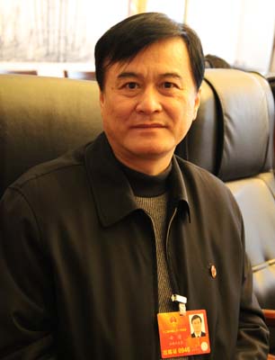 全國人大代表、安徽江淮汽車集團有限公司董事長安進 全國人大代表、安徽江淮汽車集團有限公司董事長安進