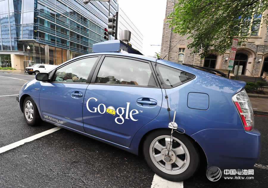 郭小戈：車企與蘋果換位 汽車與IT搶戲