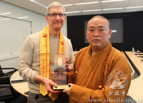 少林寺方丈訪問美國蘋果、谷歌 體驗智能眼鏡 