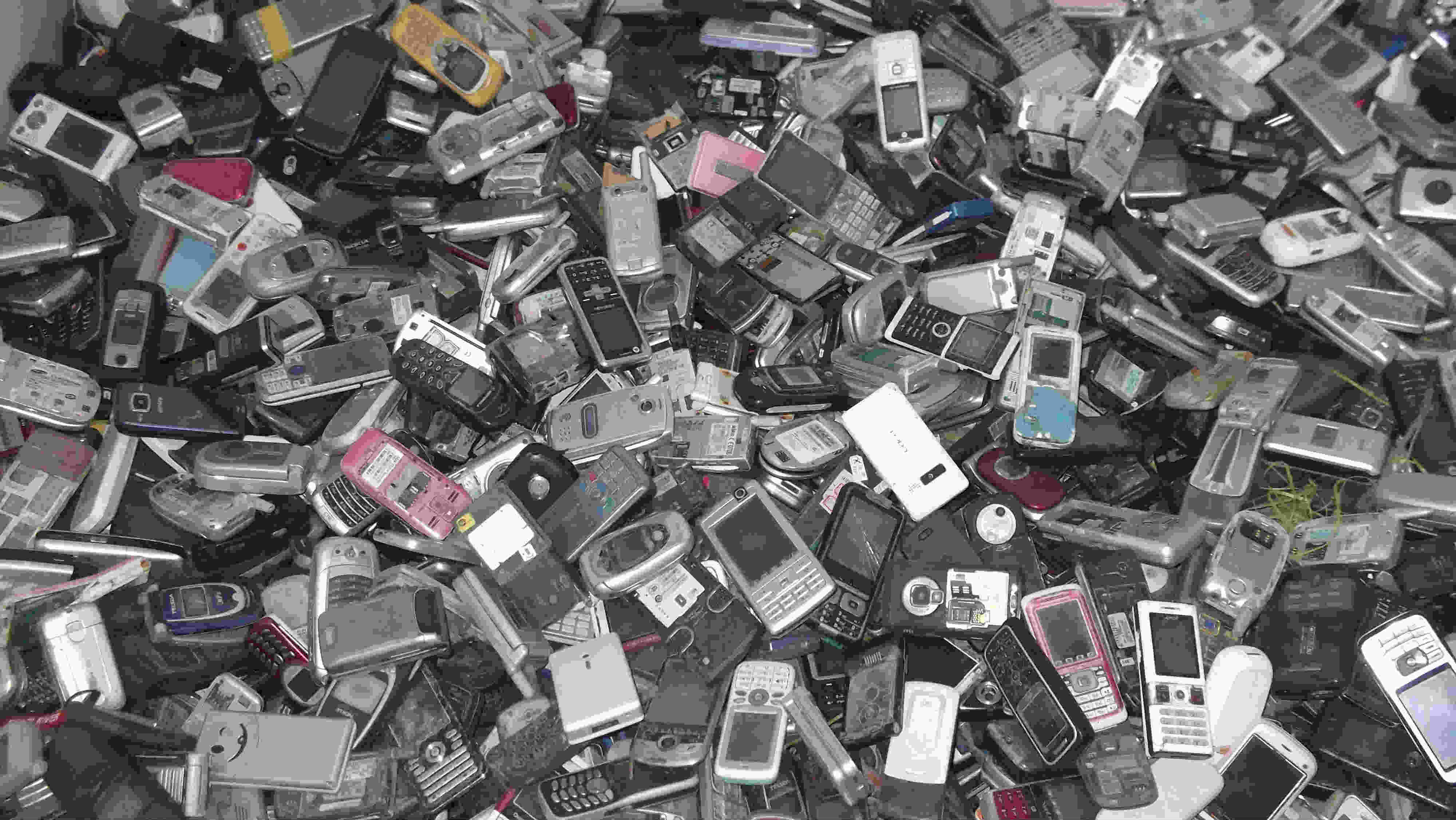 我國每年廢棄手機(jī)約1億部 回收率還不到1%