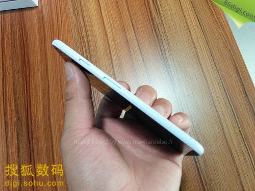 蘋(píng)果iPhone 6最新諜照曝光 后蓋或?yàn)槿X合金設(shè)計(jì)